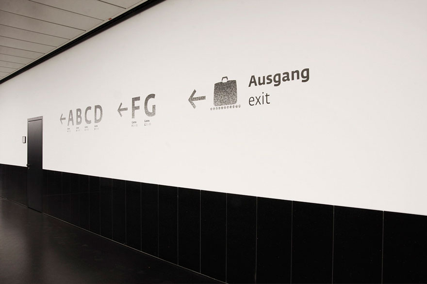 Vienna Airport Signage